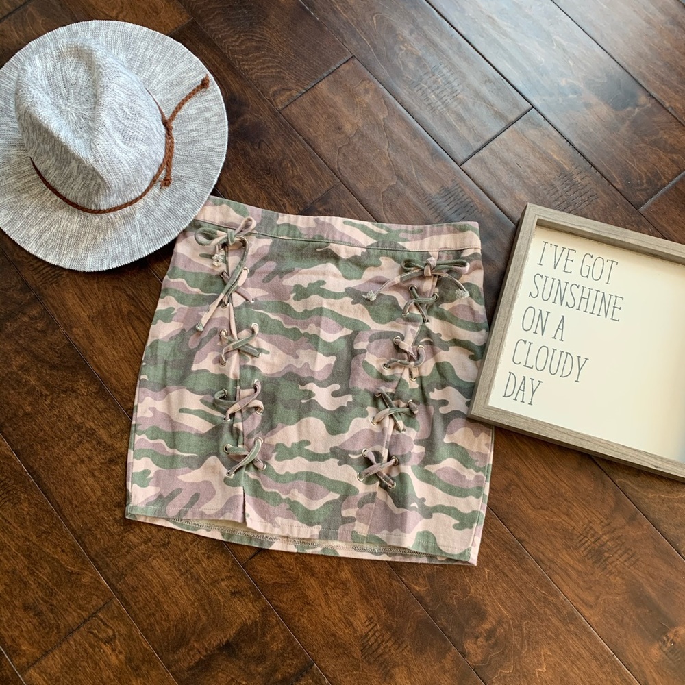 {Missguided}‎ Camouflage Mini Skirt Size 6